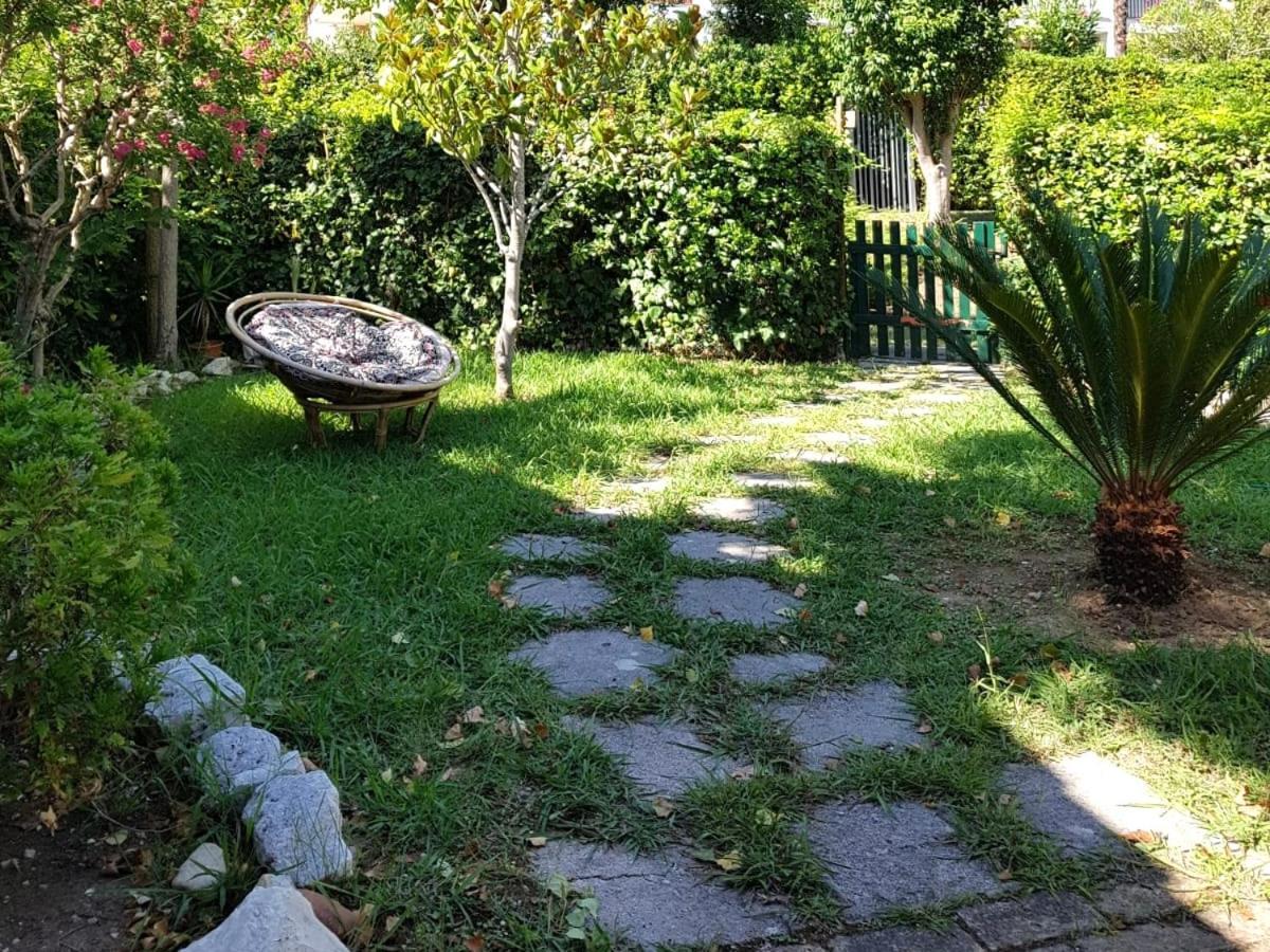 N207 - Numana, Deliziosa Villetta Con Giardino Exteriör bild